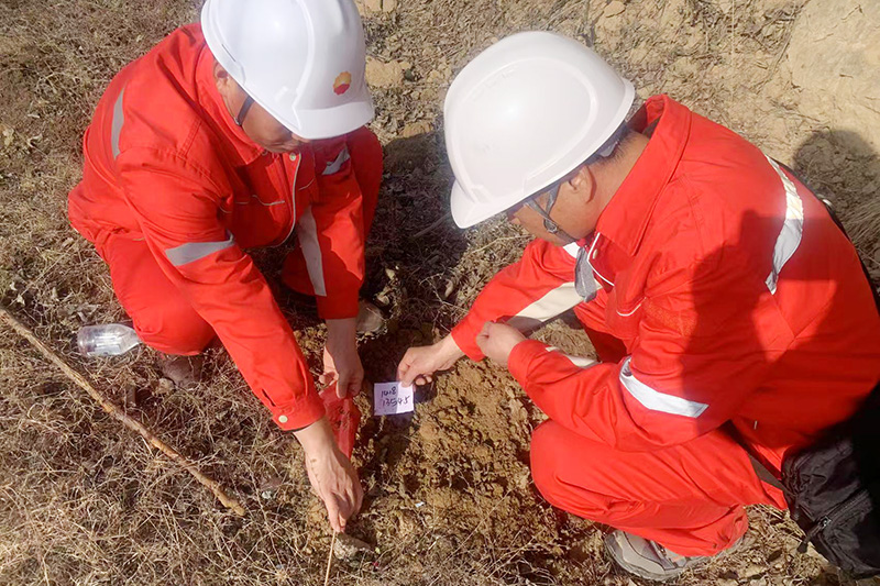 ������־���